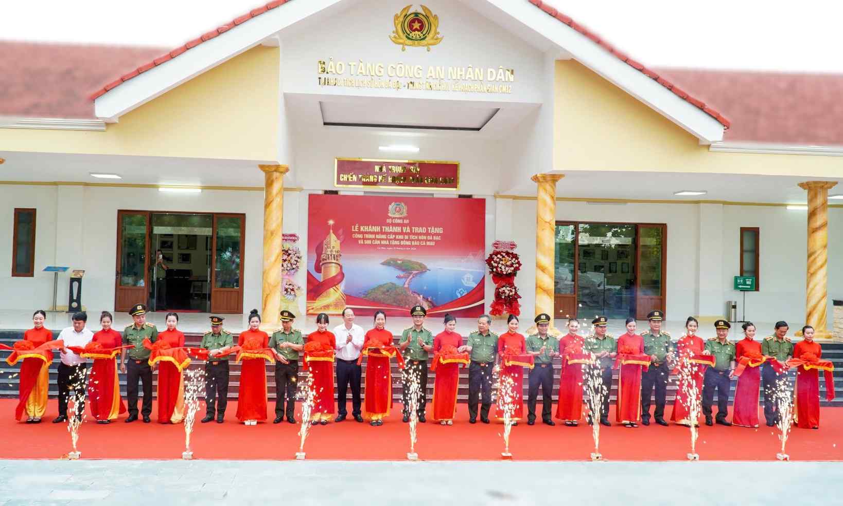 Khánh thành Công trình nâng cấp Khu di tích lịch sử quốc gia Hòn Đá Bạc, Cà Mau. Ảnh: Nhật Hồ.