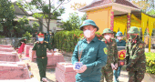 Gros plan sur le processus de prélèvement d'échantillons biologiques de 155 restes de martyrs à Hué. Photo: Quang Dao