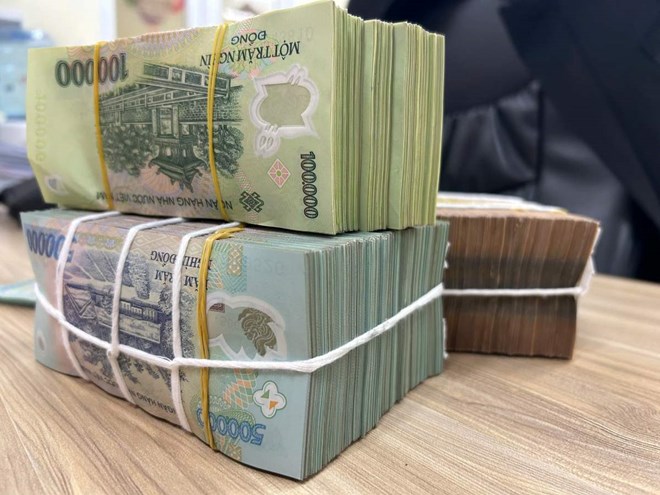 Techcombank's interest rates have different listed levels, distributed at products in the form of counters and online. Photo: Huong Nha