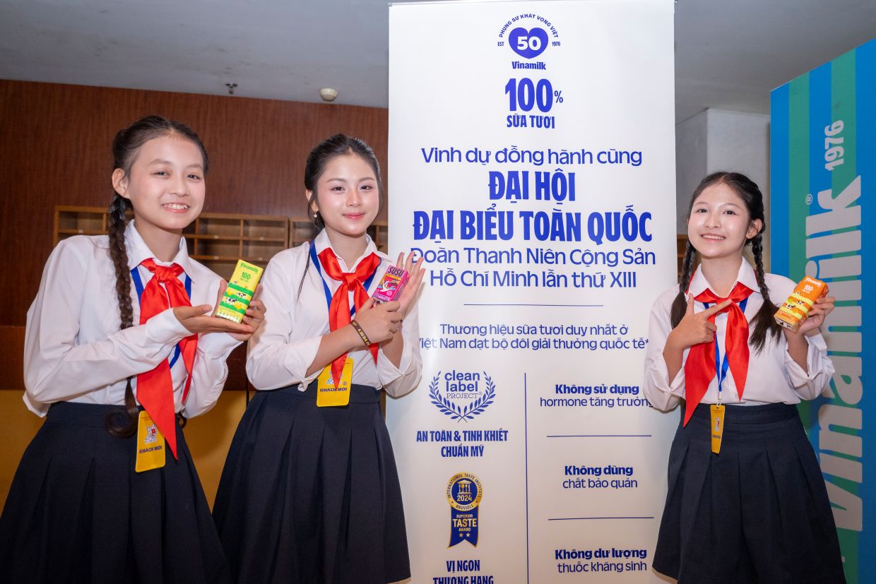 Sữa tươi 100% - Sản phẩm vừa đoạt giải Best Flavoured Dairy Drink tại World Dairy Innovation Awards 2026 vừa diễn ra ở Tây Ban Nha sẵn sàng tiếp sức các đại biểu, lực lượng phục vụ và tình nguyện viên tại Đại hội. Ảnh: Vi Nam