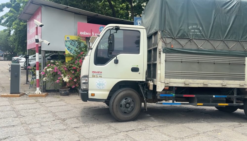 Digitizing parking activities in Hanoi