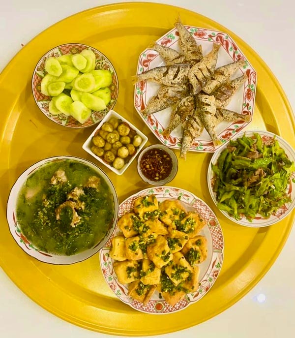 Family meals are always a glue that connects family affection effectively. Photo: Ky Lam