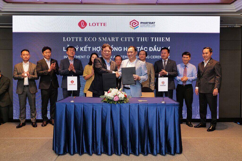 Signing ceremony of the Lotte Eco Smart City Thu Thiem Project Investment Cooperation Contract. Photo: PDR