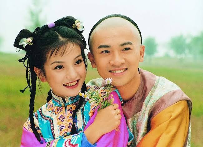 Triệu Vy và Tô Hữu Bằng trong “Hoàn Châu cách cách“. Ảnh: Xinhua