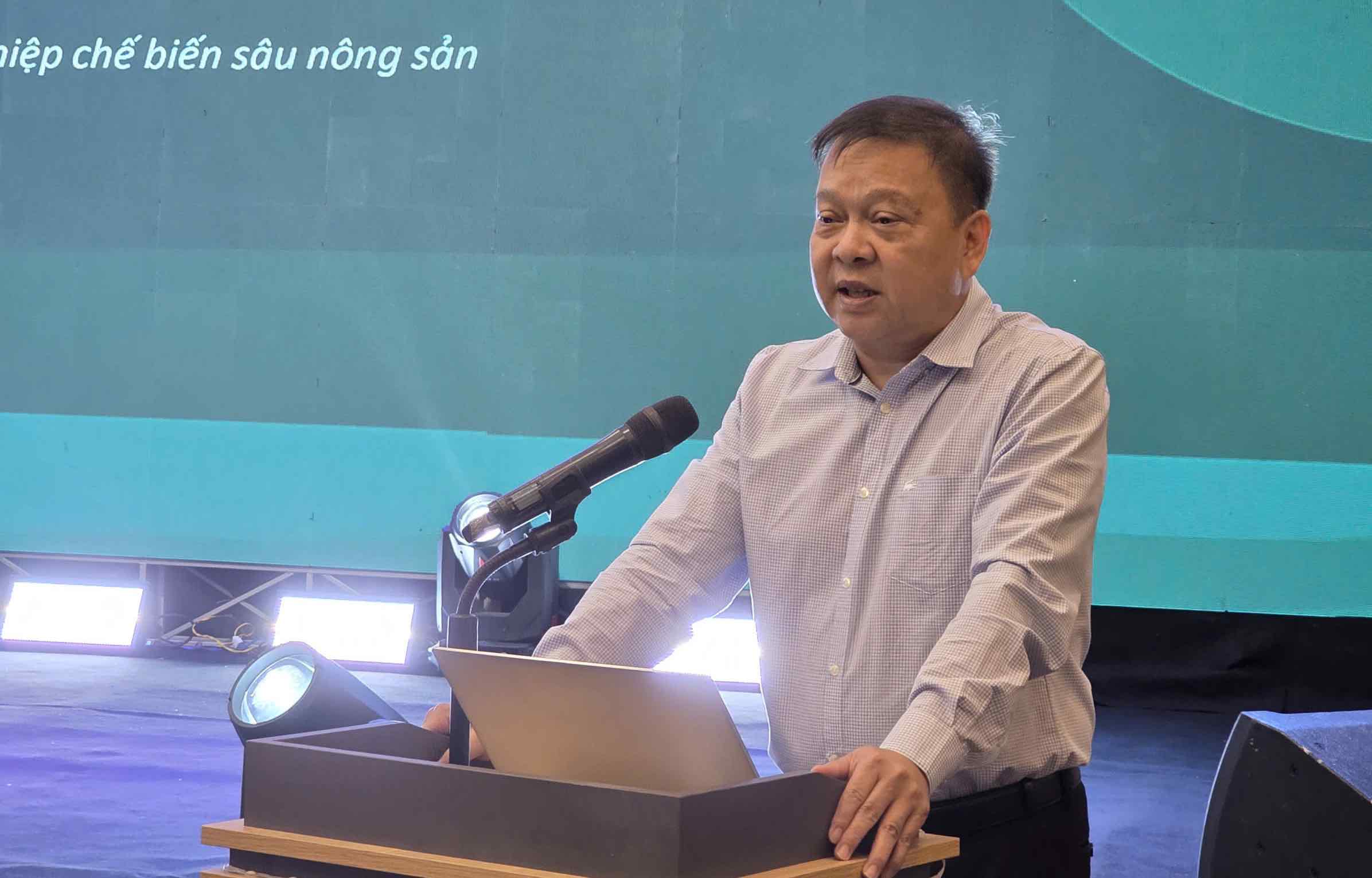 Ông Nguyễn Thành Sơn chia sẻ về vấn đề xây dựng hệ thống logistics. Ảnh: Hữu Long