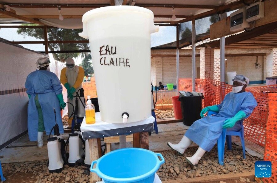 Congolese health workers operating against Ebola. Photo: Xinhua