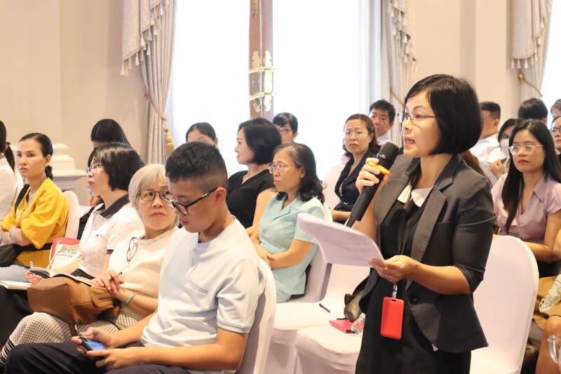 Các chính sách bảo hiểm xã hội, bảo hiểm y tế và bảo hiểm thất nghiệp thu hút đông đảo doanh nghiệp tham gia để cập nhật quy định mới và tháo gỡ vướng mắc. Ảnh: Phú Quốc  