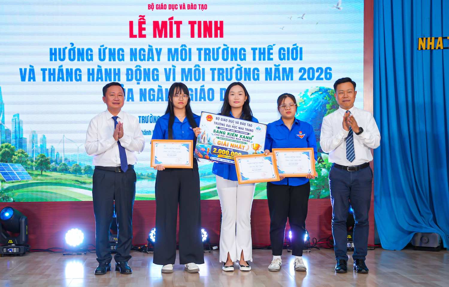 Ngành giáo dục kêu gọi cộng đồng chung tay hành động vì khí hậu, bảo vệ môi trường.