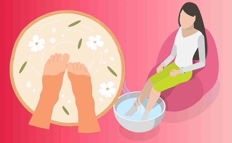 Razones para remojar los pies en agua tibia con sal y jengibre
