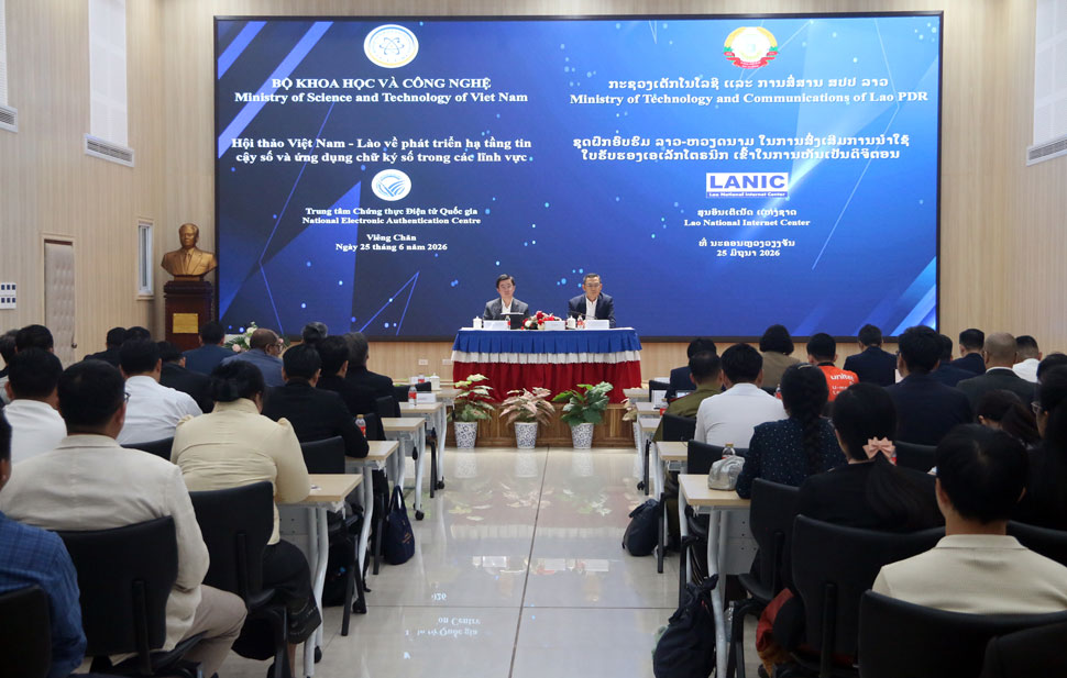 Vietnam - Laos Conference on developing digital infrastructure and applying digital signatures in various fields held in Vientiane capital (Laos). Photo: Ministry of Science and Technology