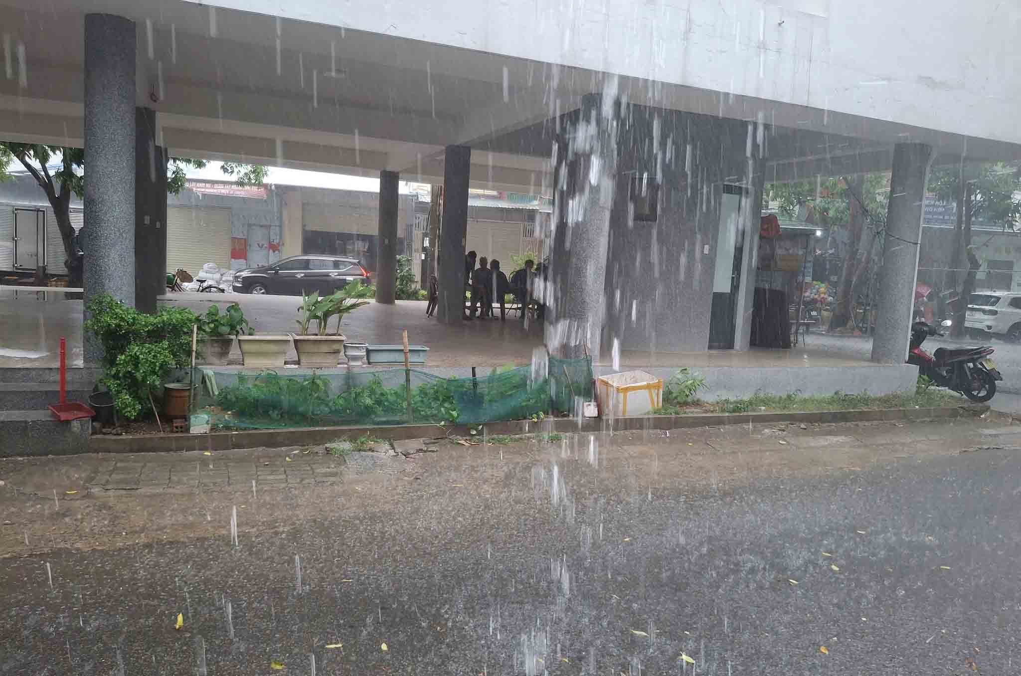 Ha Tinh has heavy rain in the afternoon of June 26. Photo: Ngoc Vuong