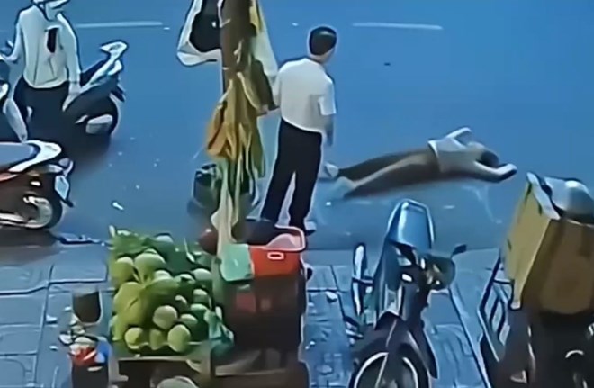 Công an đang xác minh, làm rõ vụ người phụ nữ ở Đắk Lắk bị tác động rồi ngã bất tỉnh giữa đường. Ảnh: Người dân cung cấp
