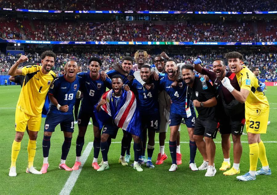 Cabo Verde làm nên lịch sử với tấm vé vào vòng knock-out ngay trong lần đầu tiên dự World Cup. Ảnh: Xinhua
