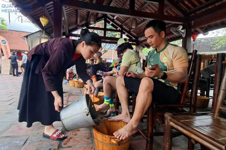 Ngoài các hoạt động thể thao cần có thêm nhiều dịch vụ, du lịch có sự gắn kết chặt chẽ để giữ chân, tăng lựa chọn đối với du khách. Ảnh: Cổng TTĐT Quảng Ninh