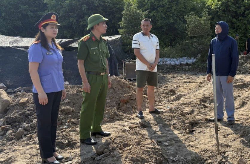 Cơ quan CSĐT Công an tỉnh Ninh Bình đã ra quyết định khởi tố bị can đối với Trần Đức Điệp và Nguyễn Văn Thu về hành vi “Gây ô nhiễm môi trường”. Ảnh: Diệu Anh