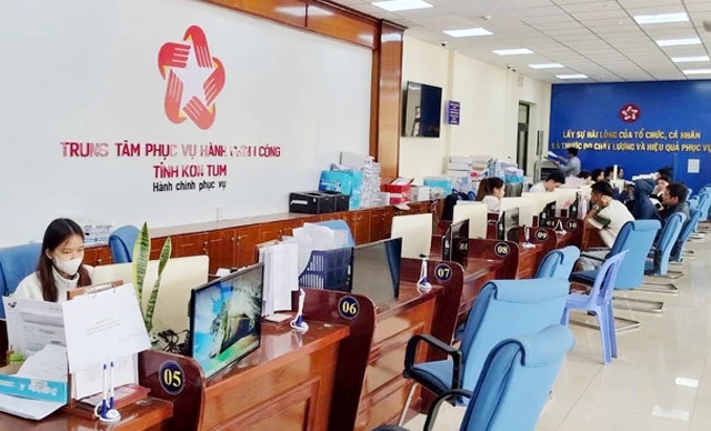 The total number of cases supported by Kon Tum (old) competent authorities with 25 million VND/person when coming to work at the new administrative center in Quang Ngai province is 1,630 people. Photo: Du Toan