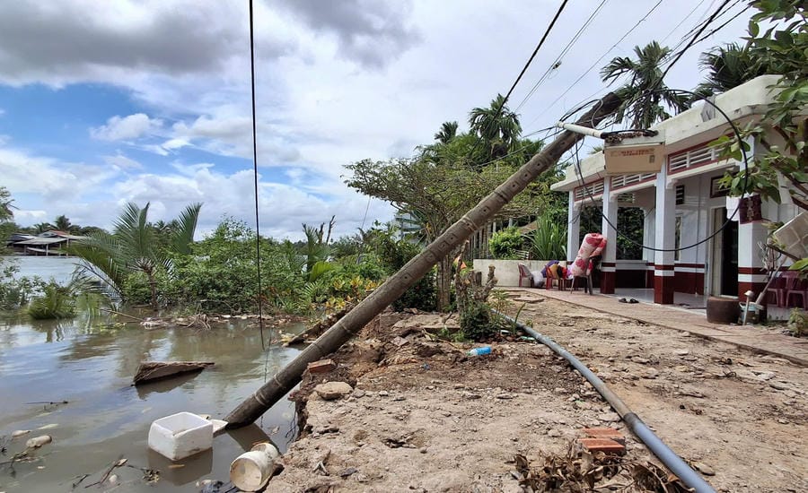 En junio de 2026, la comuna de Thới An Hội experimentó 29 tramos de deslizamiento de tierra en tierra firme, y 27 tramos en el dique de la isla. Foto: Tạ Quang