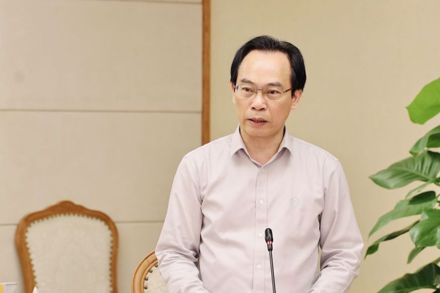 Minister of Education and Training Hoang Minh Son at the working session. Photo: MOET