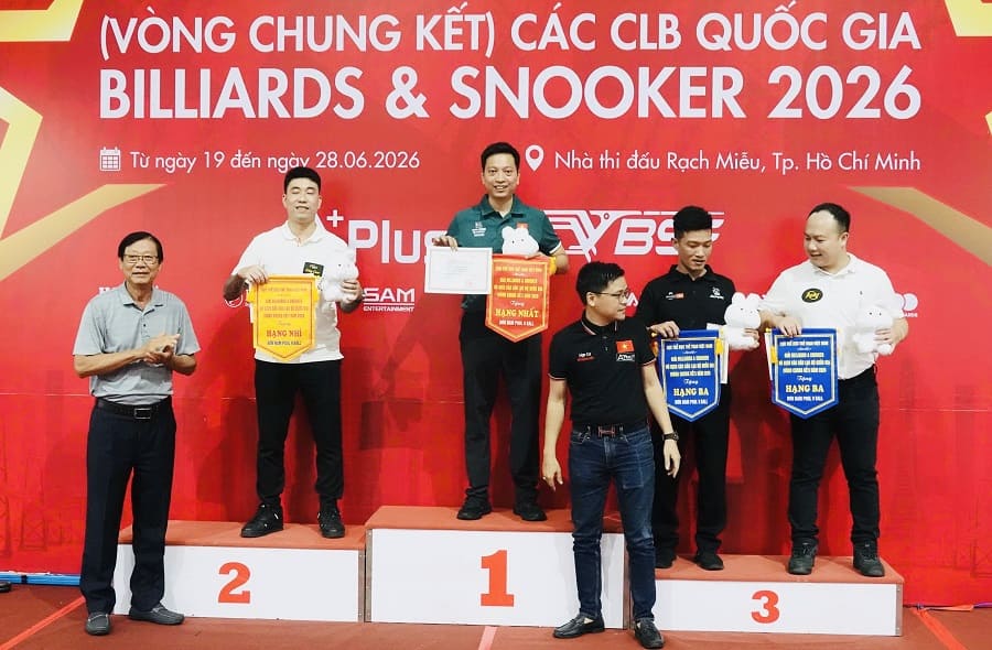 Billiard player Duong Quoc Hoang brought home a gold medal for the Ho Chi Minh City billiards team in the tournament. Photo: Tuan Anh