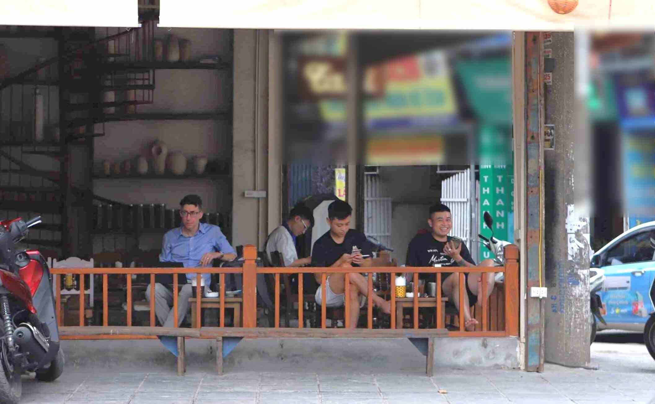 Một số chủ cơ sở kinh doanh bày tỏ mong muốn có hướng dẫn cụ thể về quy trình thu và nộp tiền bản quyền âm nhạc. Ảnh: Minh Vũ
