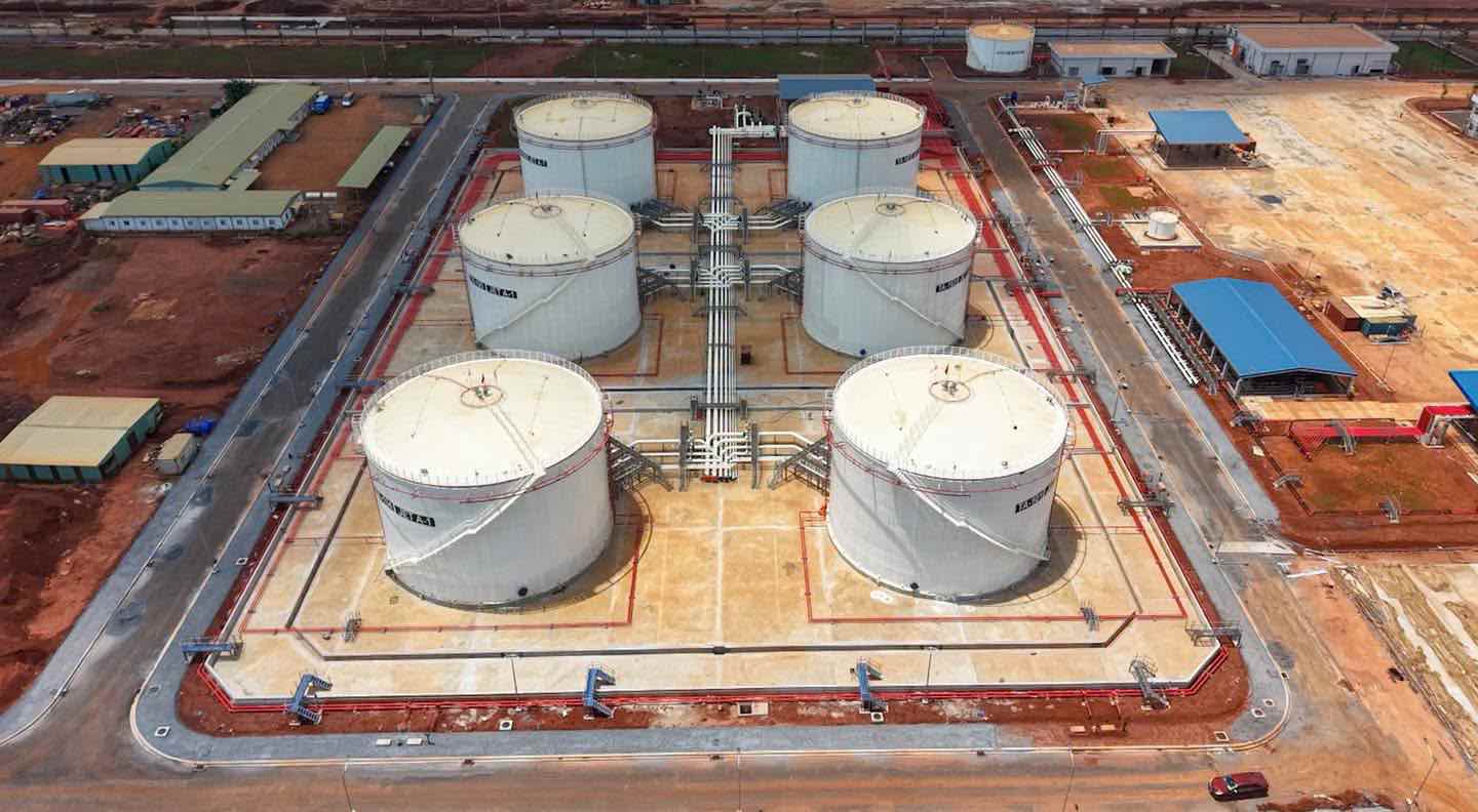 6 réservoirs d'une capacité de 6 000 m3/réservoir à l'aéroport de Long Thanh. Photo: ACV