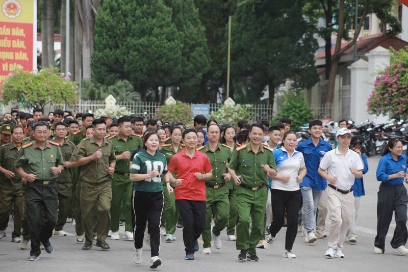 Xã phù Yên mít tinh và chạy hưởng ứng Tháng hành động phòng, chống ma túy năm 2026.Ảnh: Trung tâm DVTH xã Phù Yên