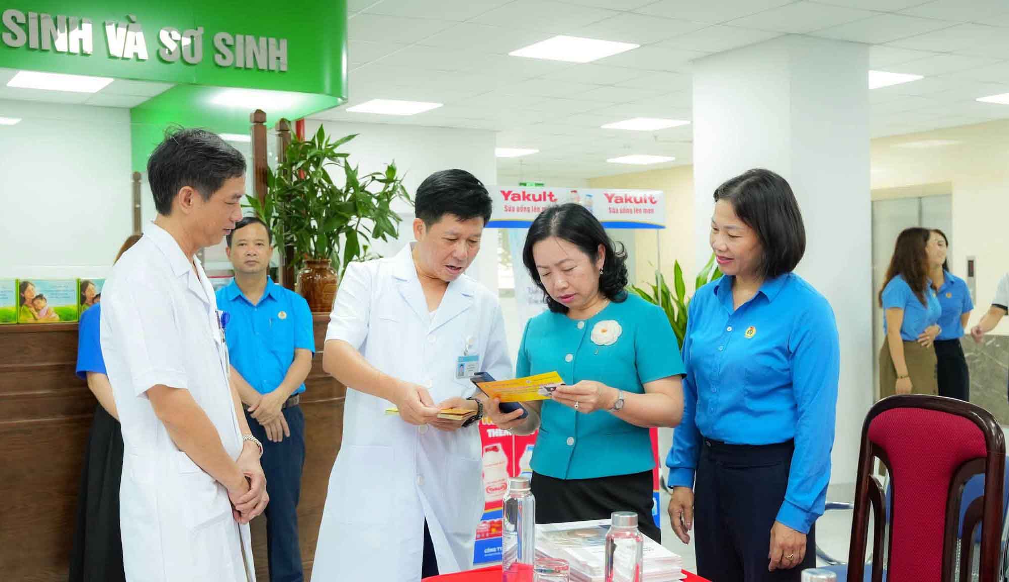 nữ đoàn viên, người lao động được khám thai, siêu âm, tư vấn sức khỏe thai kỳ, hướng dẫn chăm sóc mẹ và bé