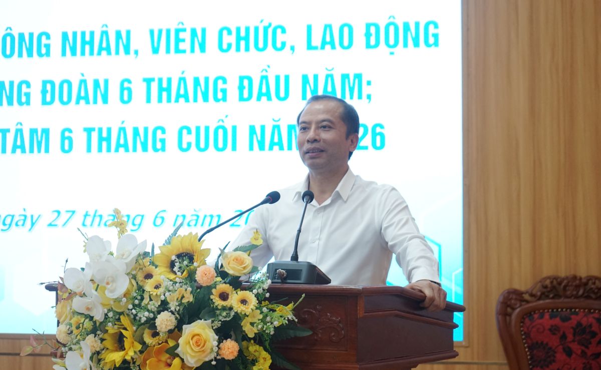 Ông Lương Trọng Thành – Chủ tịch LĐLĐ tỉnh Thanh Hóa phát biểu tại hội nghị. Ảnh: Quách Du