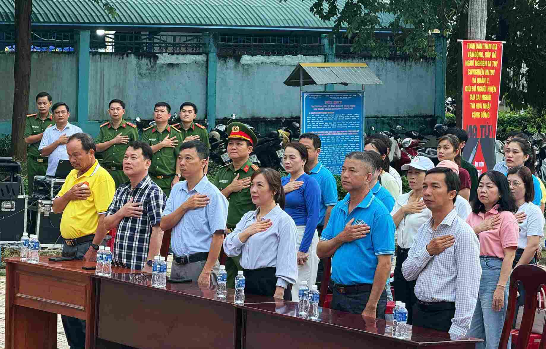 Lễ mít tinh hưởng ứng Tháng hành động phòng, chống ma túy thu hút hàng nghìn người trên địa bàn tỉnh Lâm Đồng tham gia, hưởng ứng. Ảnh: Phúc Khánh 