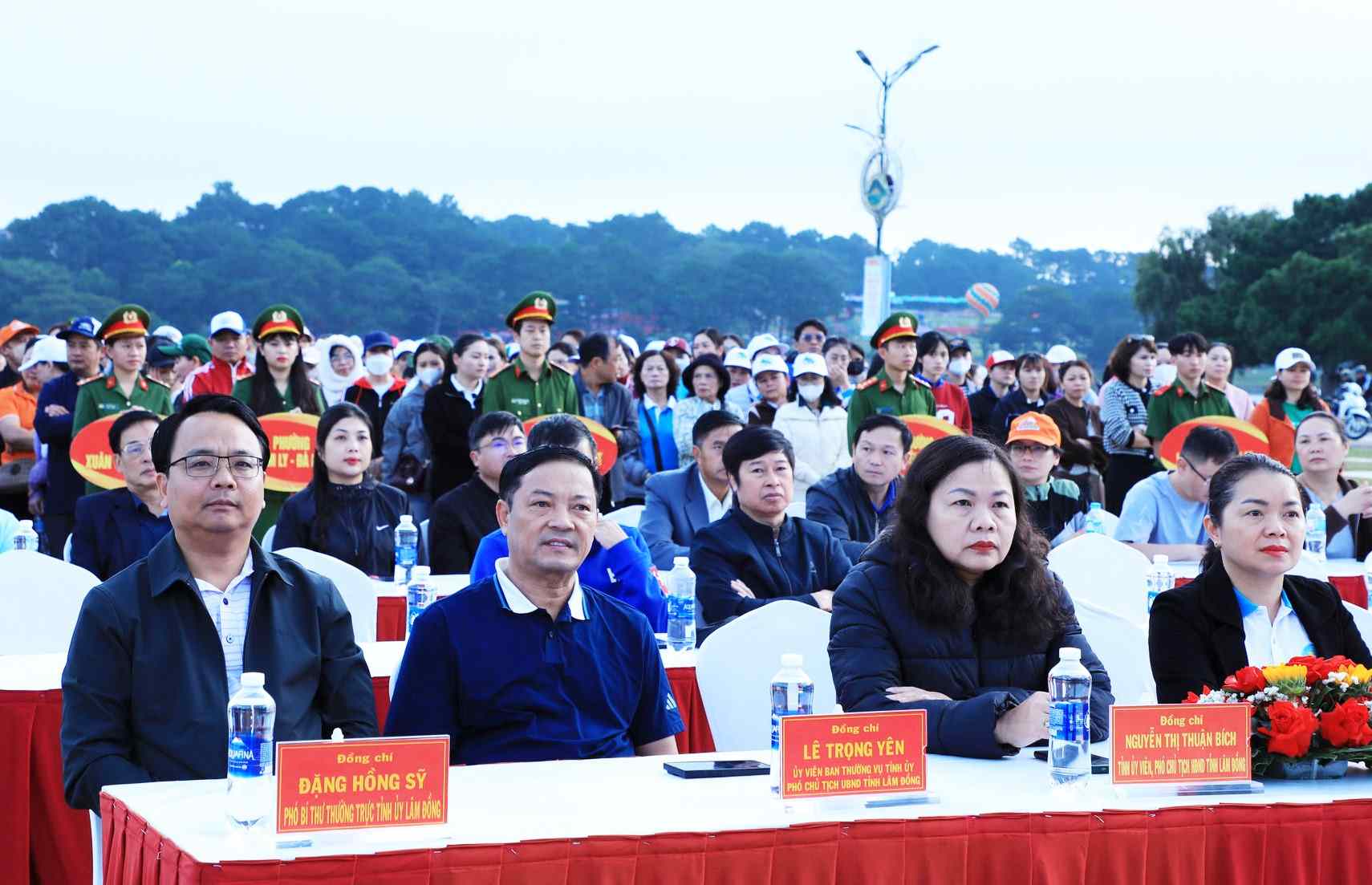 Lãnh đạo tỉnh Lâm Đồng dự lễ mít tinh Tháng hành động phòng, chống ma túy năm 2026. Ảnh: Phước Lê 