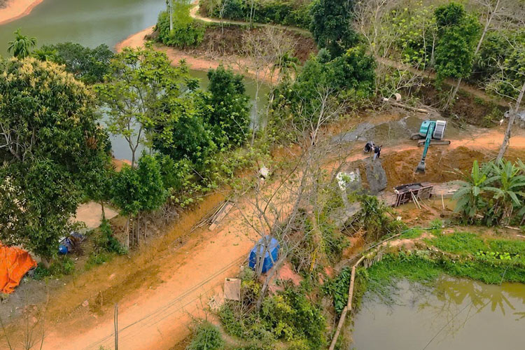 Những tuyến đường mới dần hình thành, mở rộng từ sự đồng thuận của người dân. Ảnh: Đinh Đại