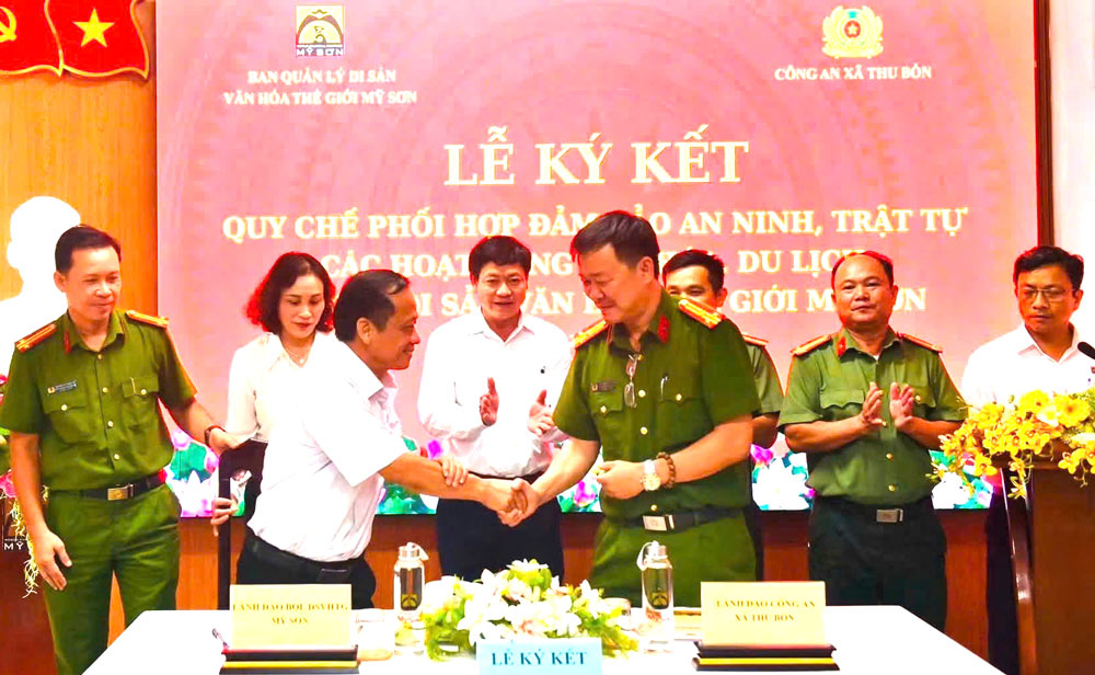 Ban Quản lý Di sản Văn hóa thế giới Mỹ Sơn và Công an xã Thu Bồn đã ký kết Quy chế phối hợp nhằm tăng cường bảo đảm an ninh, trật tự, an toàn cho các hoạt động văn hóa, du lịch tại Khu Di sản. Ảnh: Công đoàn Đà Nẵng