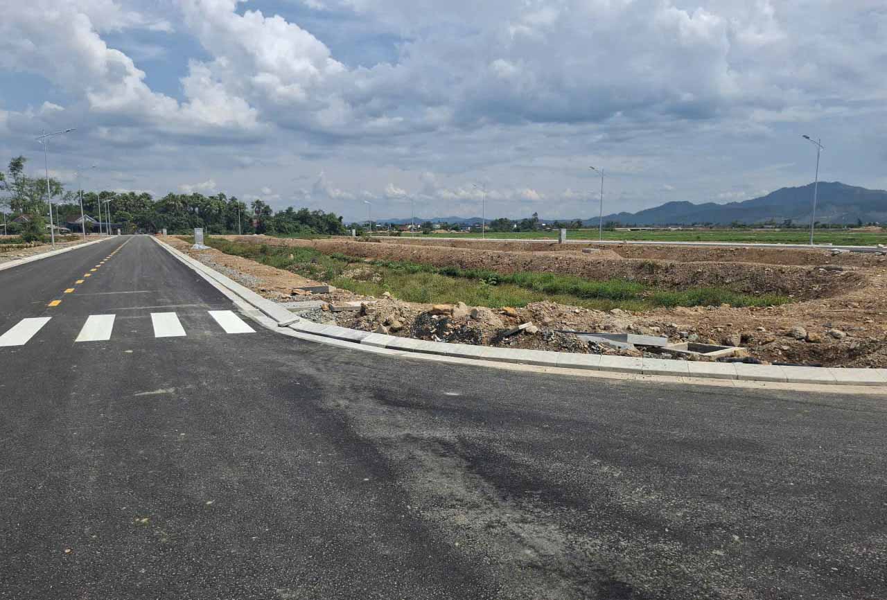 The resettlement area in Lien Vinh residential group, Ha Huy Tap ward has completed construction. Photo: Tran Tuan