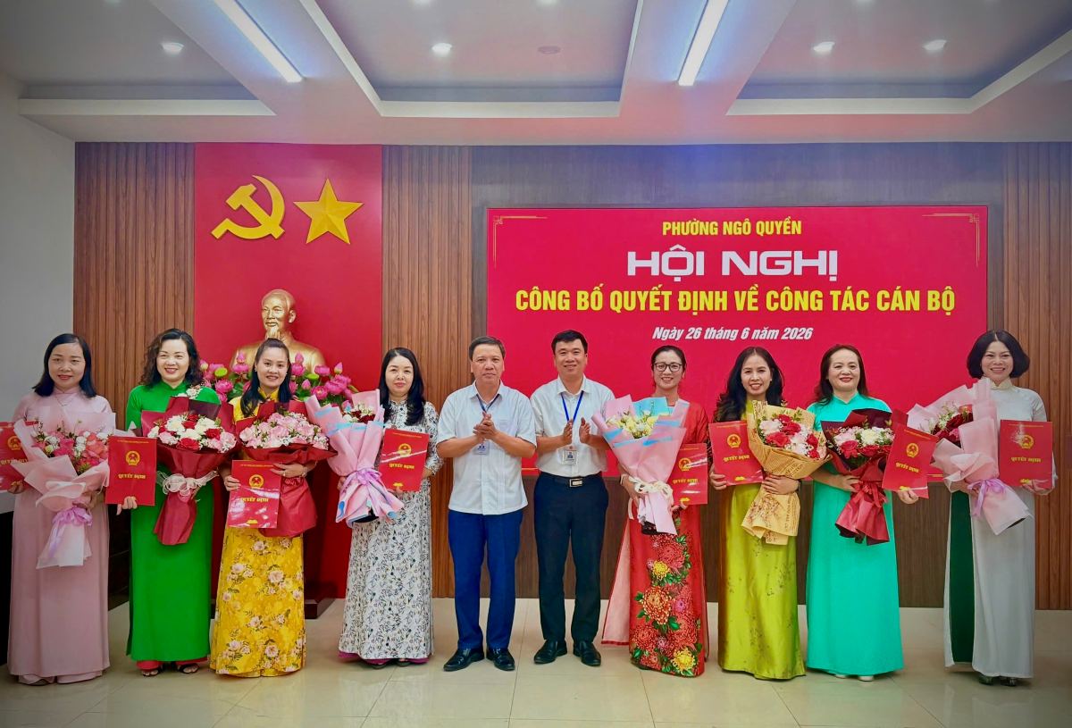 Ngo Quyen Ward transfers and appoints vice principals of schools. Photo: Ngo Quyen Ward e-Portal