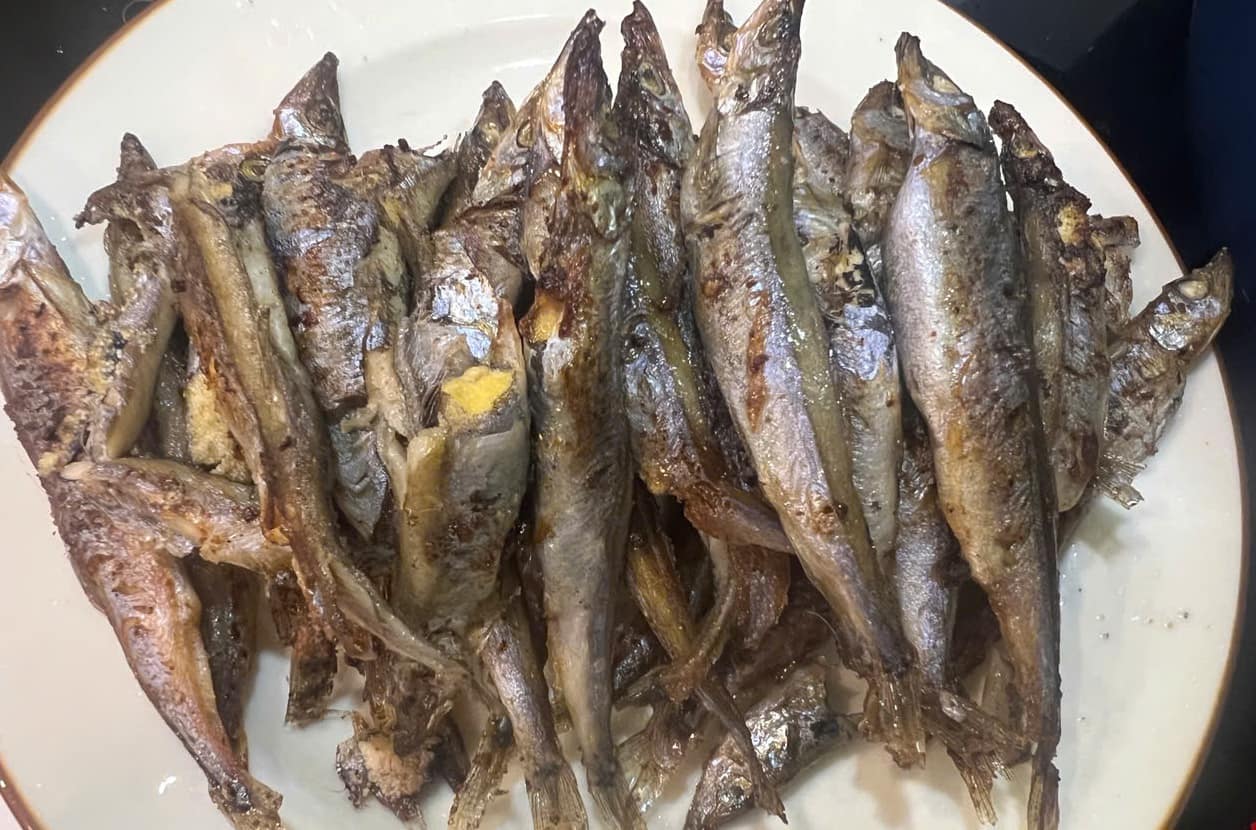 Egg fish is a nutritious food, easy to prepare, which helps supplement calcium, so it should be included in family meals. Photo: Quang Minh.