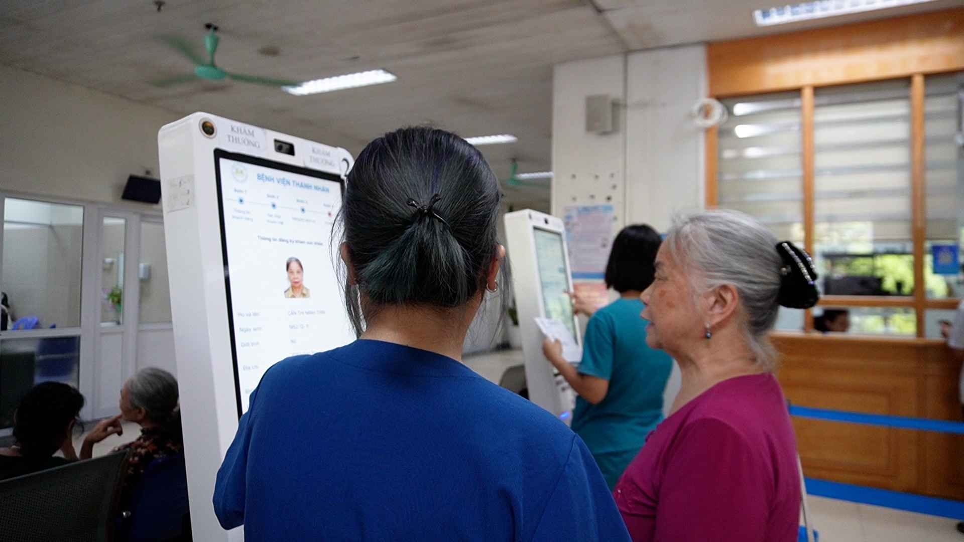 Bệnh viện tích cực ứng dụng công nghệ số, giúp giảm tối ưu hóa công tác khám chữa bệnh và quản lý thông tin bệnh nhân xuyên suốt. Ảnh: An Phương