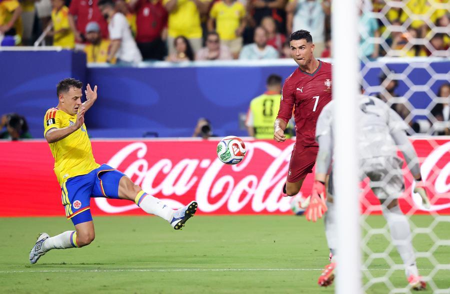 Live football Colombia vs Portugal at World Cup 2026.