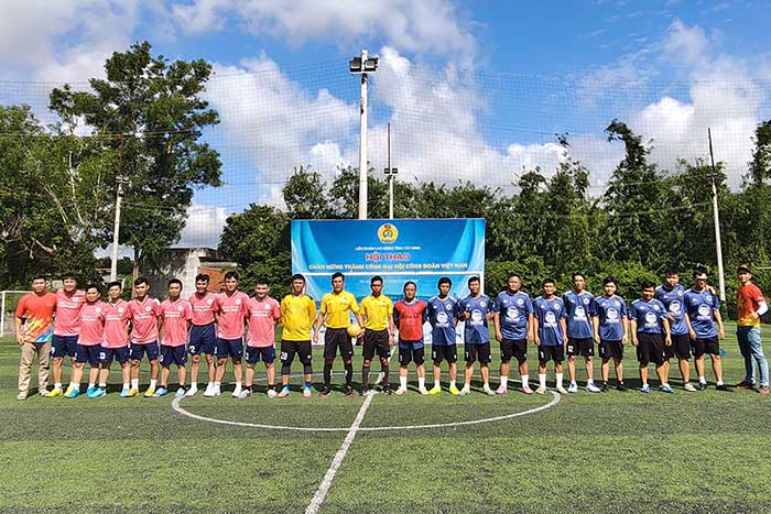 Tay Ninh Workers' Sports Festival attracts more than 70 mini football teams. Photo: Anh Tam