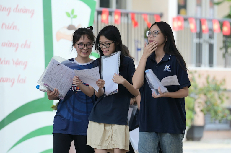 A university in the Southern region has just announced the application threshold (admission floor score) from 16 points with methods using the 2026 high school graduation exam scores. Photo: Huu Chanh