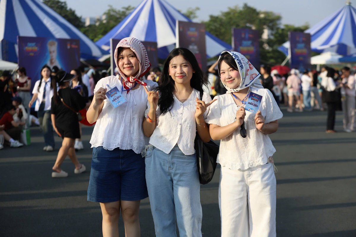 Thảo Nhi và Như Phương 