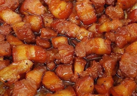 Consuming a lot of fatty foods is one of the risks leading to liver detoxification. Photo: Kieu Vu