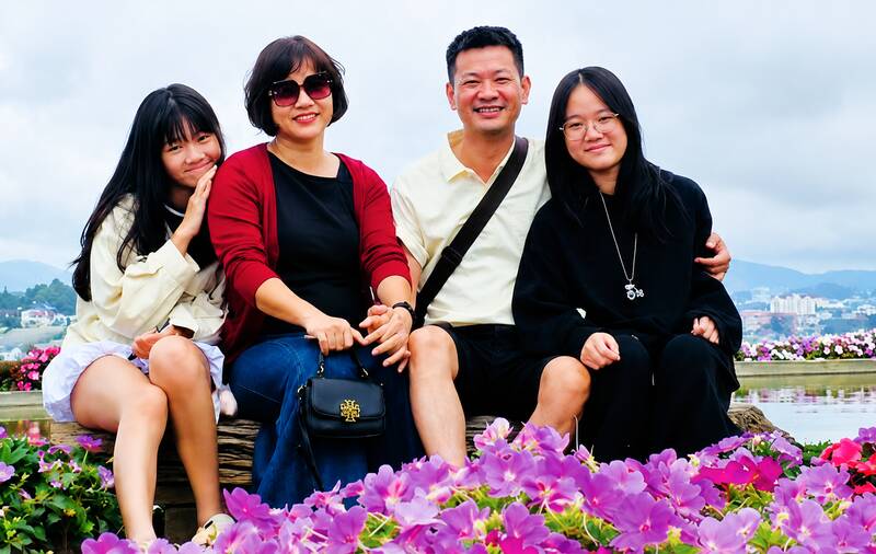 Family of Ms. Pham Thi Thu Huong - Thu Duc Water Supply Joint Stock Company. Photo: NVCC