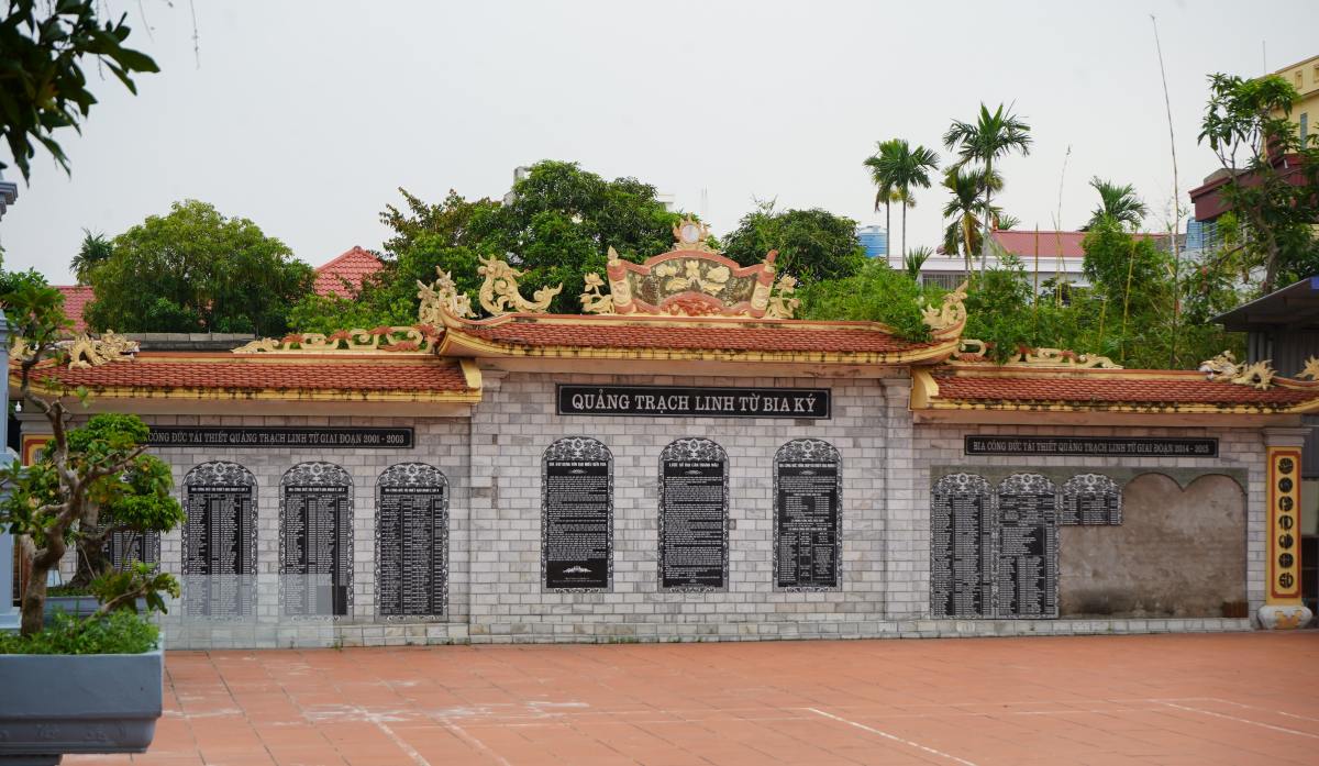 Quảng Trạch Linh từ bia kí trong khuôn viên di tích. Ảnh: Mai Dung