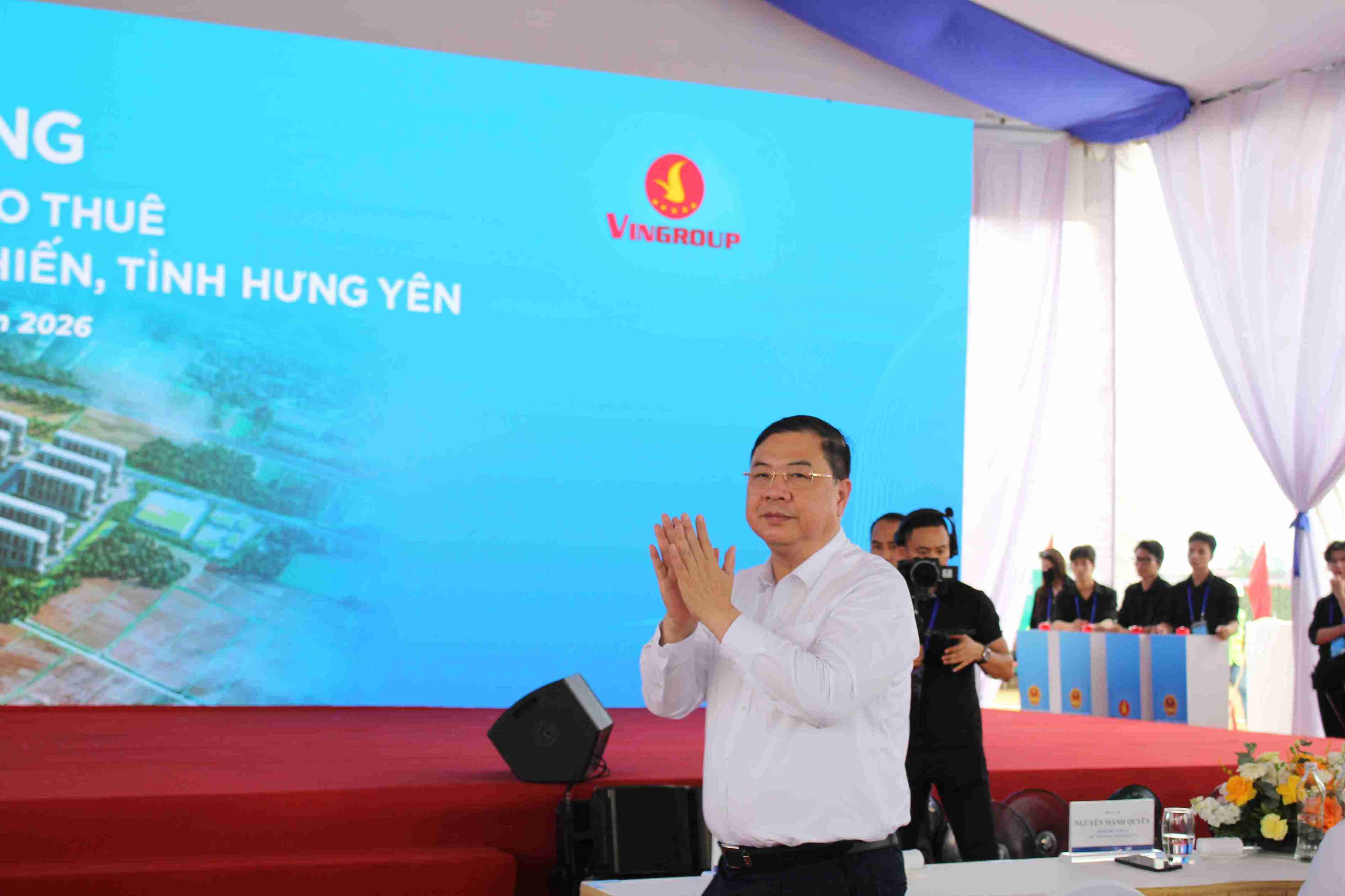 Ủy viên Bộ Chính trị, Phó Thủ tướng Thường trực Chính phủ Phạm Gia Túc và các đại biểu tham dự lễ khởi công tại phường Phố Hiến.