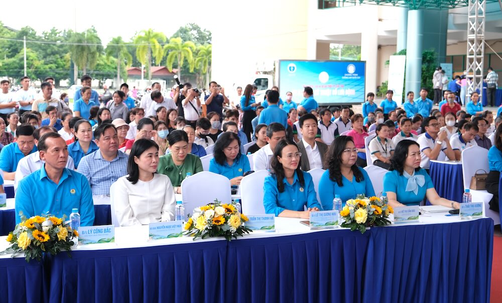 Delegates attend the program "Workers' Health Day - for a Healthy Vietnam in 2026" in Can Tho City. Photo: Phong Linh