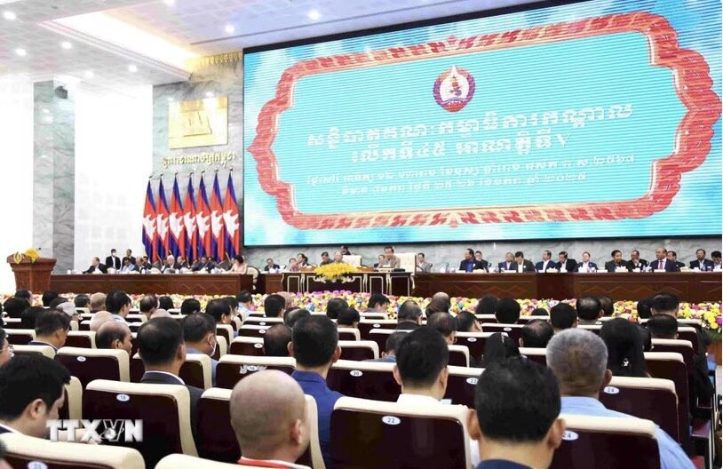 Vietnamese leaders sent congratulatory messages on the occasion of the 75th anniversary of the founding of the Cambodian People's Party. In the photo is the scene of the opening session of an expanded Conference of the Central Executive Committee of the Cambodian People's Party. Photo: VNA