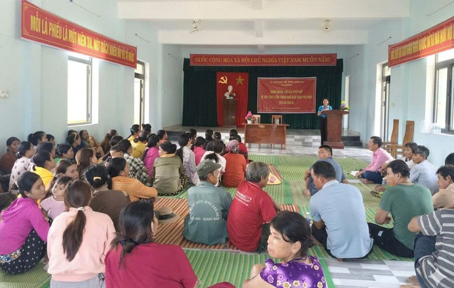 Công an Đà Nẵng tuyên truyền pháp luật về xuất nhập cảnh cho người dân