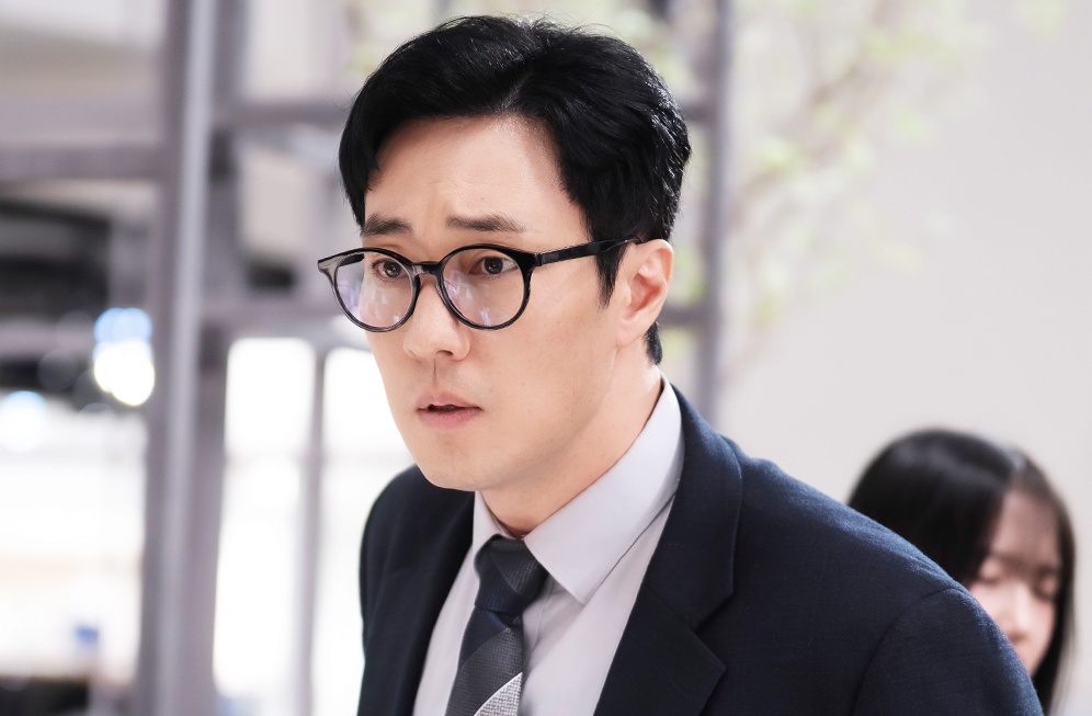 So Ji Sub has an impressive comeback. Photo: Netflix
