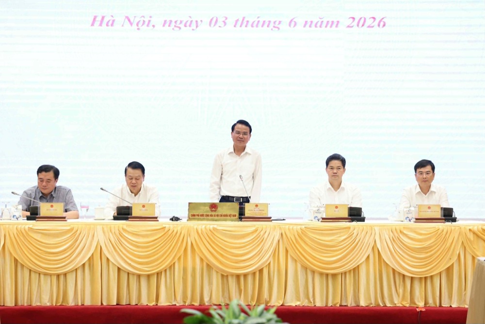 Member of the Party Central Committee, Minister, Chairman of the Government Office Dang Xuan Phong - Spokesperson of the Government, chaired the regular press conference in May 2026, providing information to the press. Photo: VGP