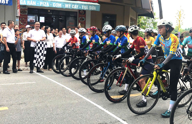 Top cyclists gather at the National Cycling Championship in Lao Cai. Photo: Hoai Thu